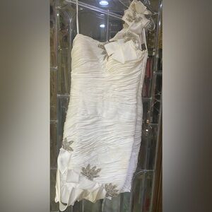 Mac Duggal One-Shoulder Embellished Ruched Cocktail Dress – Ivory – Size 6